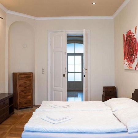 Velky Apartman Bratislava Exteriör bild
