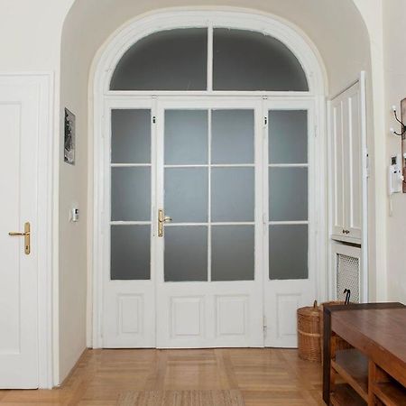 Velky Apartman Bratislava Exteriör bild