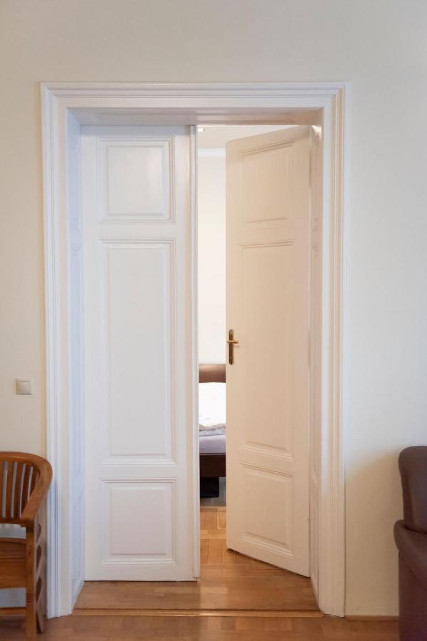 Velky Apartman Bratislava Exteriör bild
