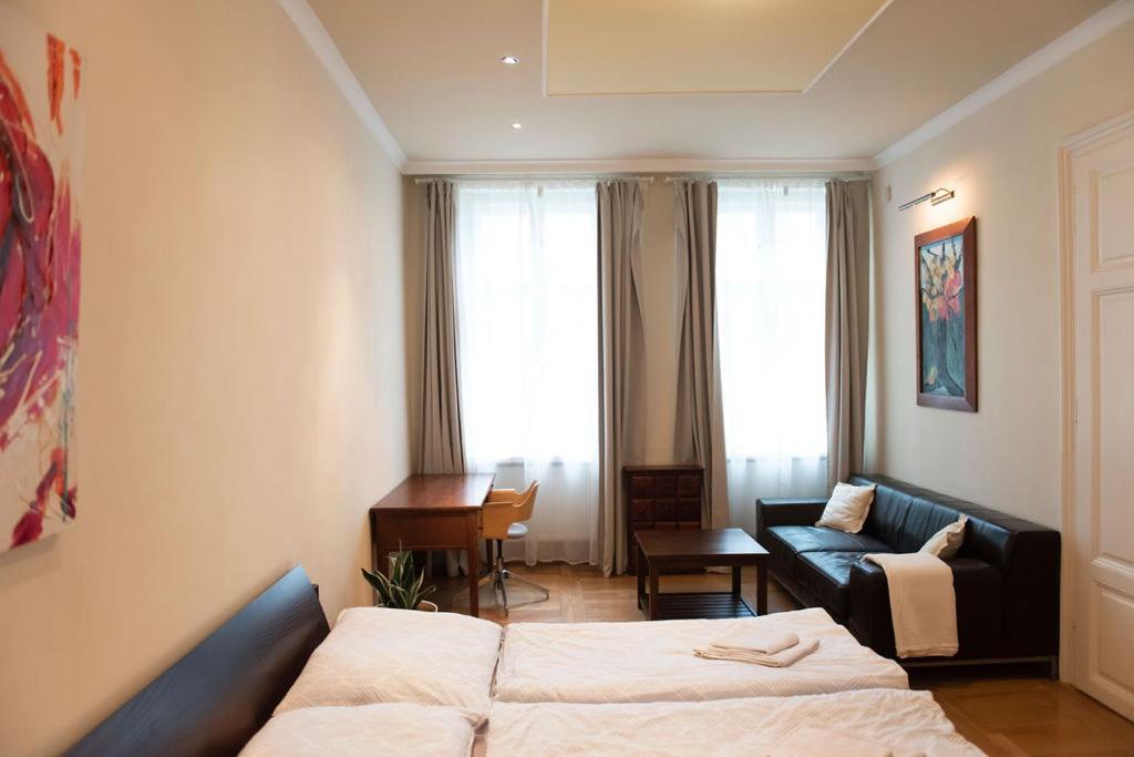 Velky Apartman Bratislava Exteriör bild