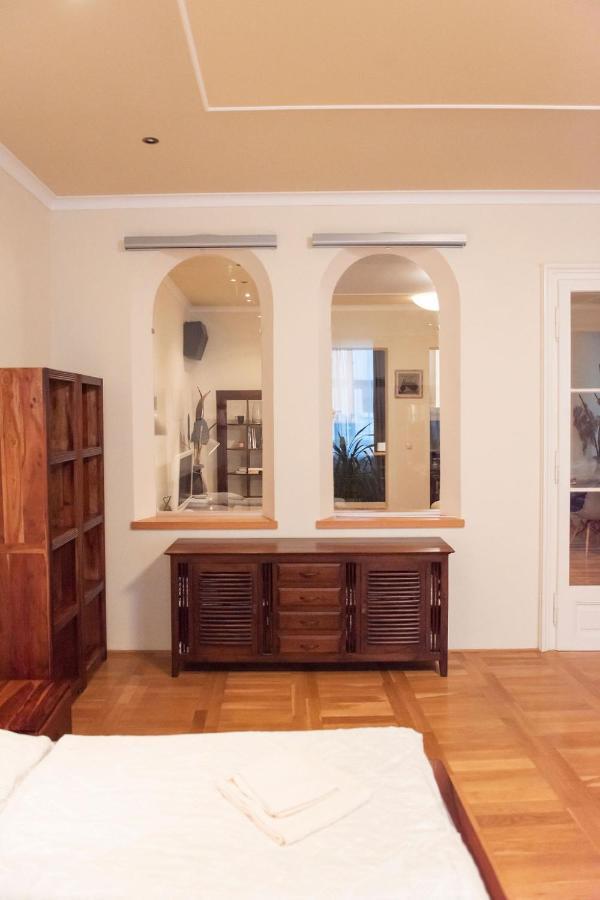 Velky Apartman Bratislava Exteriör bild