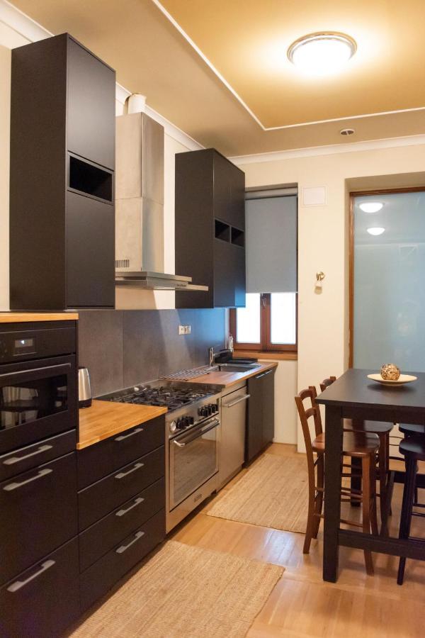 Velky Apartman Bratislava Exteriör bild