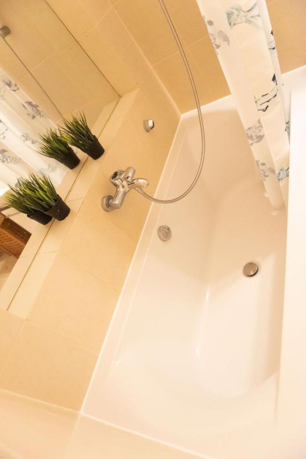Velky Apartman Bratislava Exteriör bild