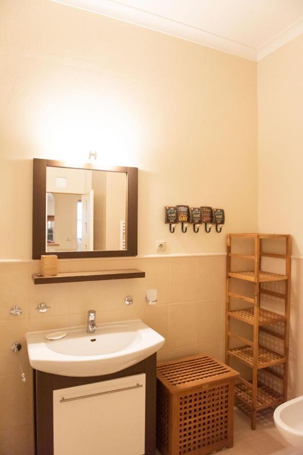 Velky Apartman Bratislava Exteriör bild