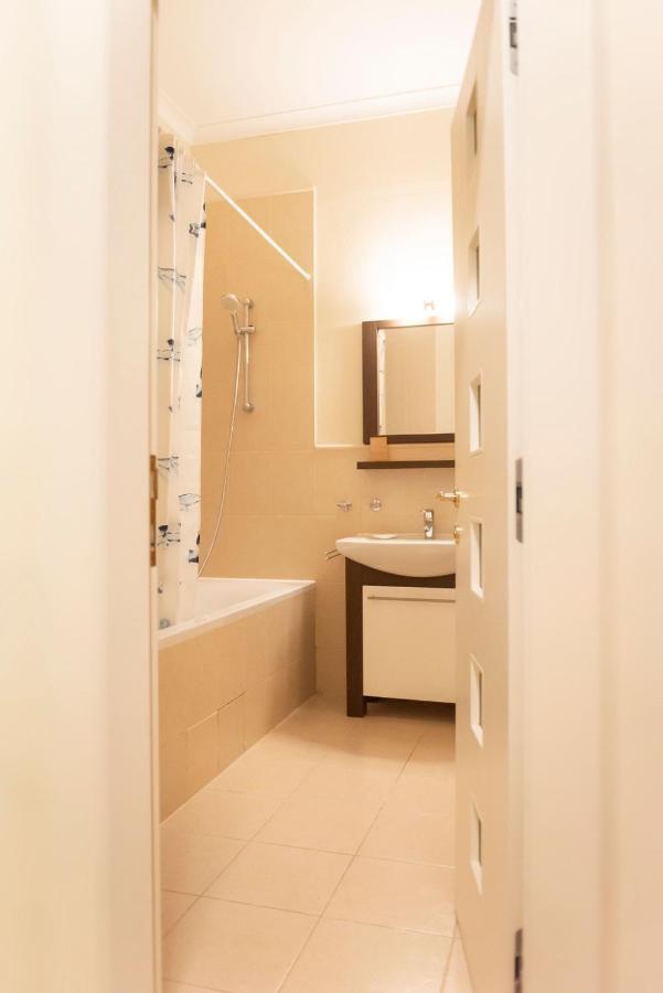 Velky Apartman Bratislava Exteriör bild