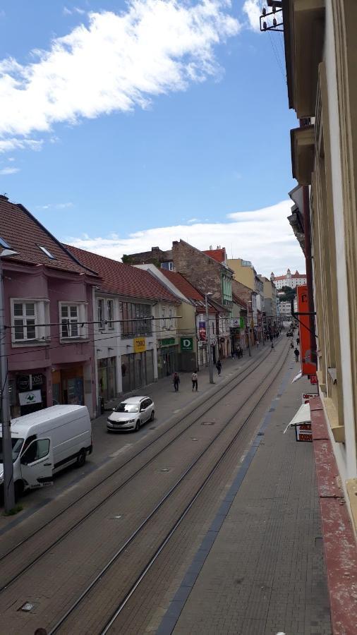 Velky Apartman Lägenhet Bratislava Exteriör bild